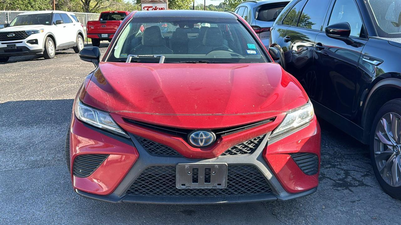 2020 Toyota Camry Hybrid SE