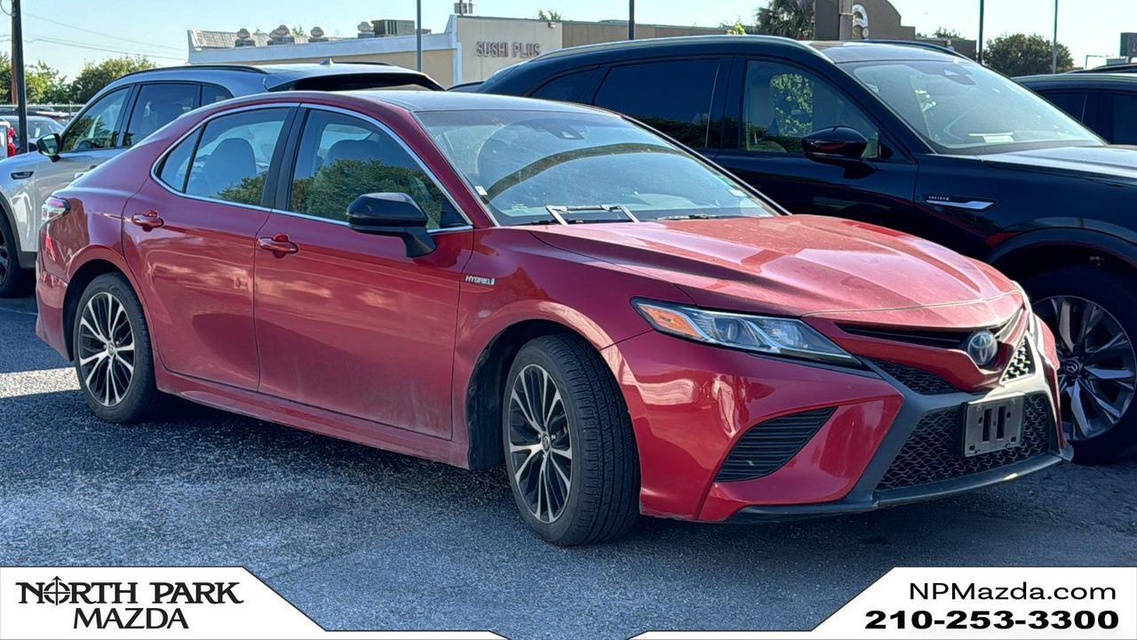 2020 Toyota Camry Hybrid SE