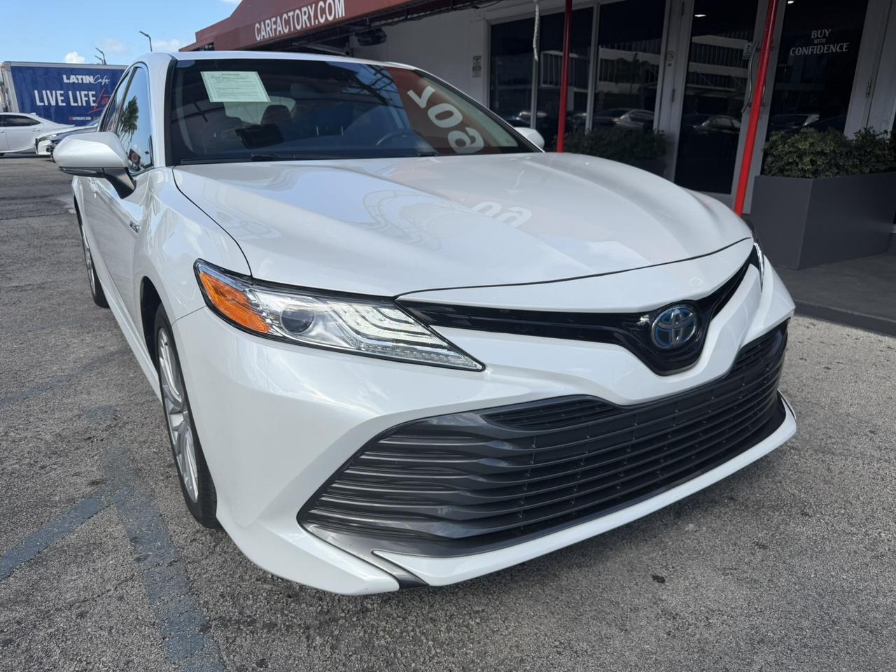 2020 Toyota Camry Hybrid XLE