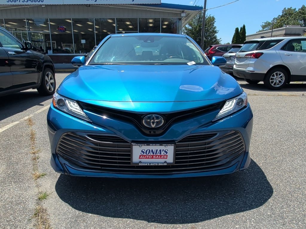 2020 Toyota Camry Hybrid XLE