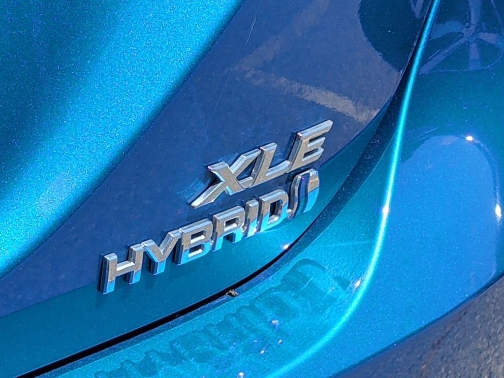 2020 Toyota Camry Hybrid XLE Worcester MA