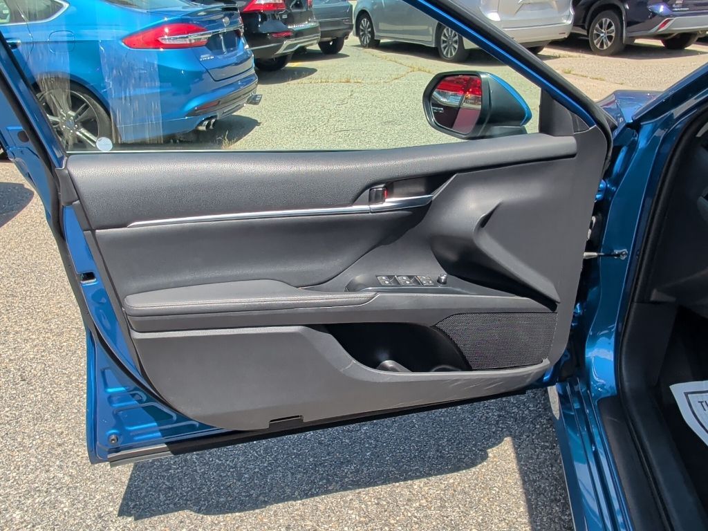 2020 Toyota Camry Hybrid XLE Worcester MA