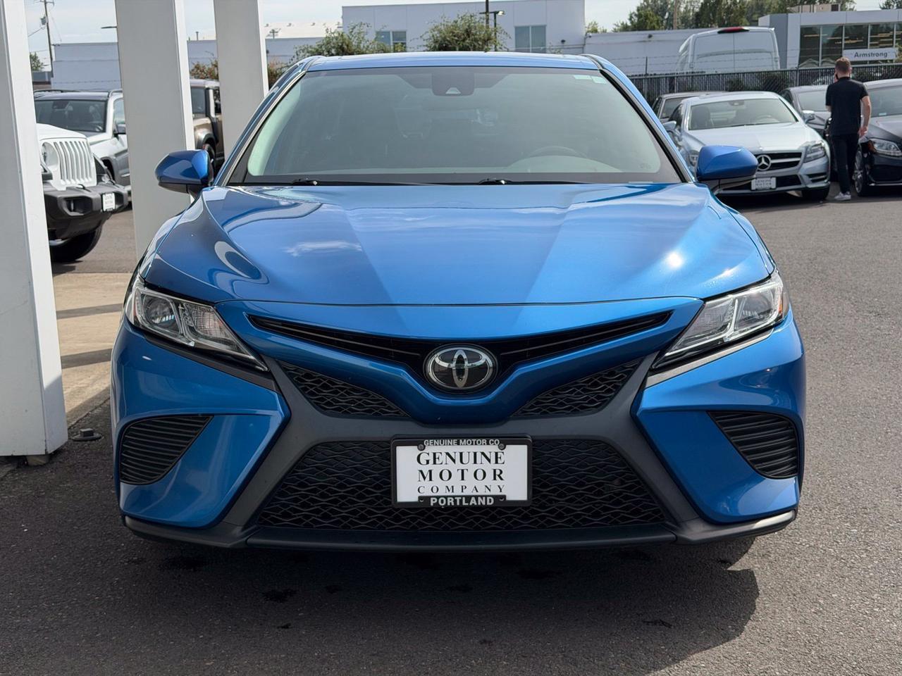 2020 Toyota Camry SE