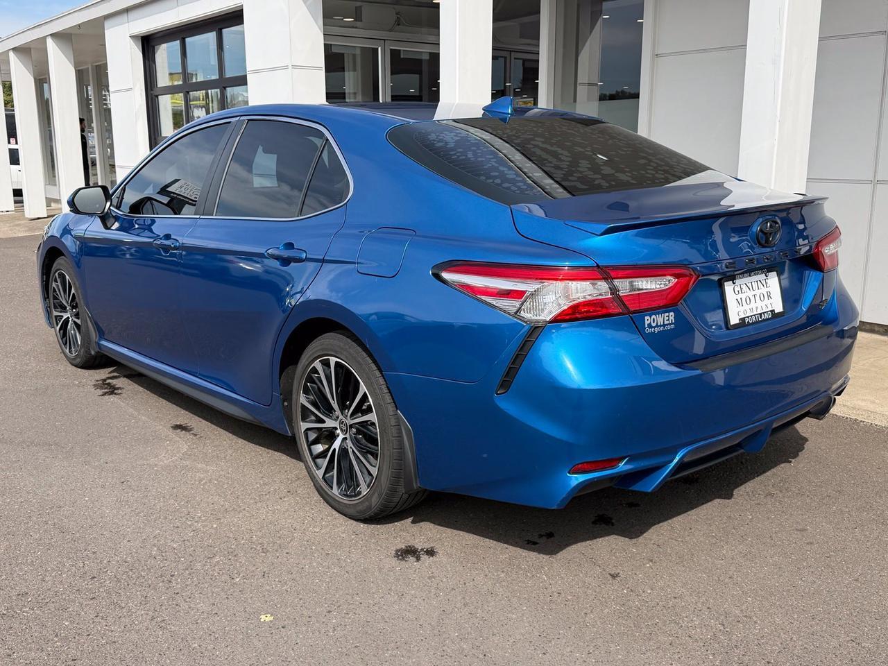 2020 Toyota Camry SE