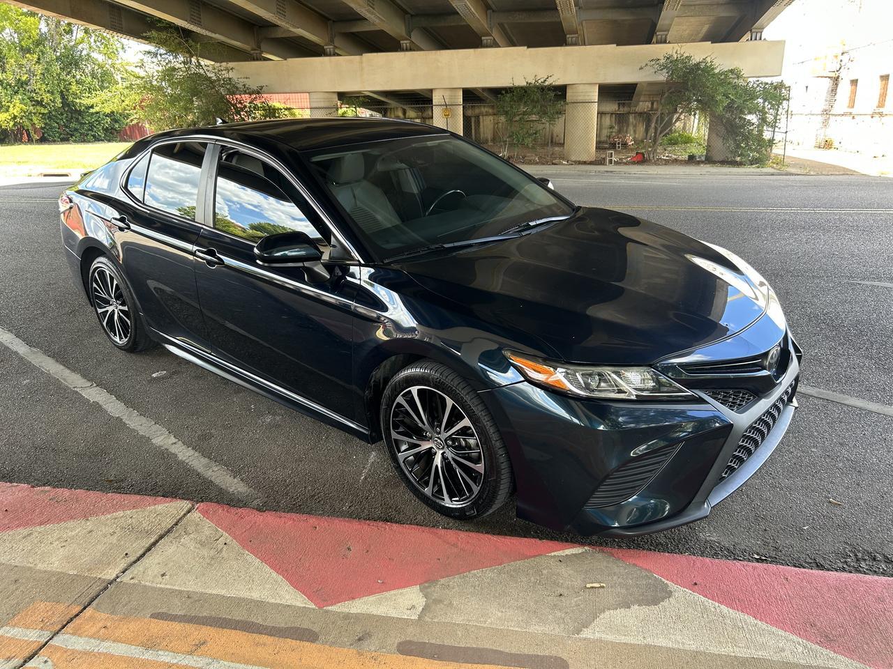 2020 Toyota Camry SE