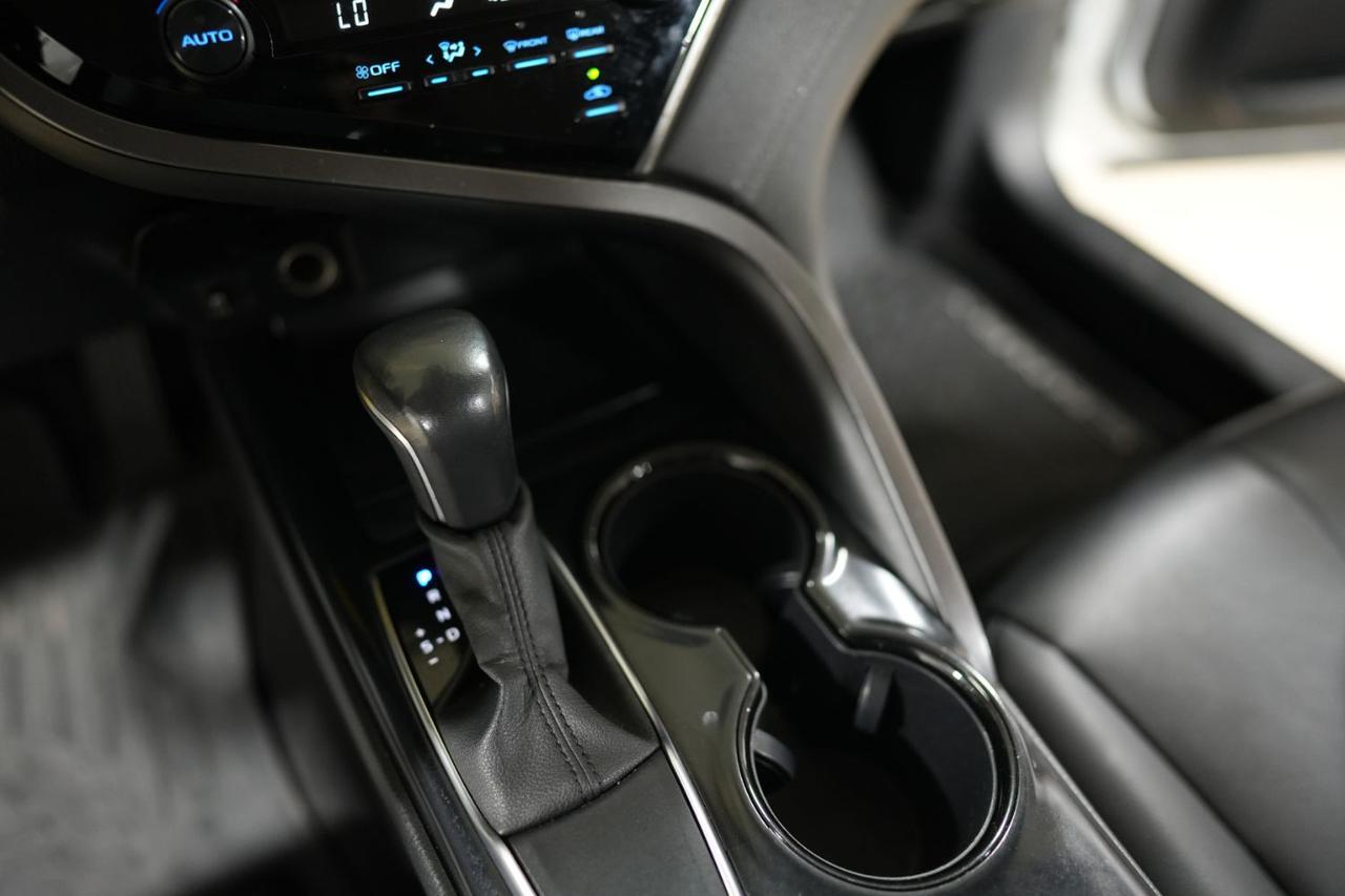 2020 Toyota Camry SE Nightshade - Photo 12