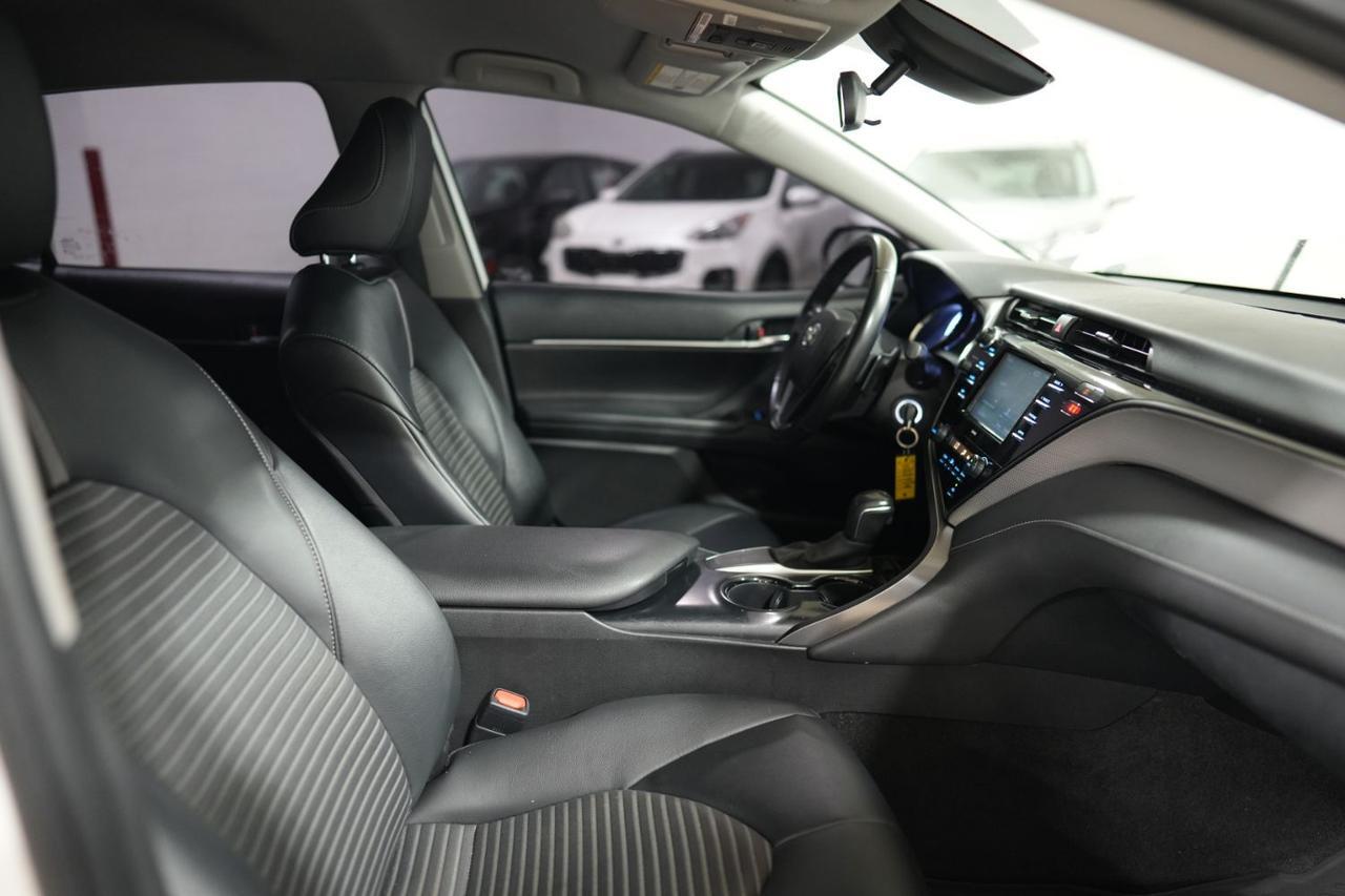 2020 Toyota Camry SE Nightshade - Photo 10