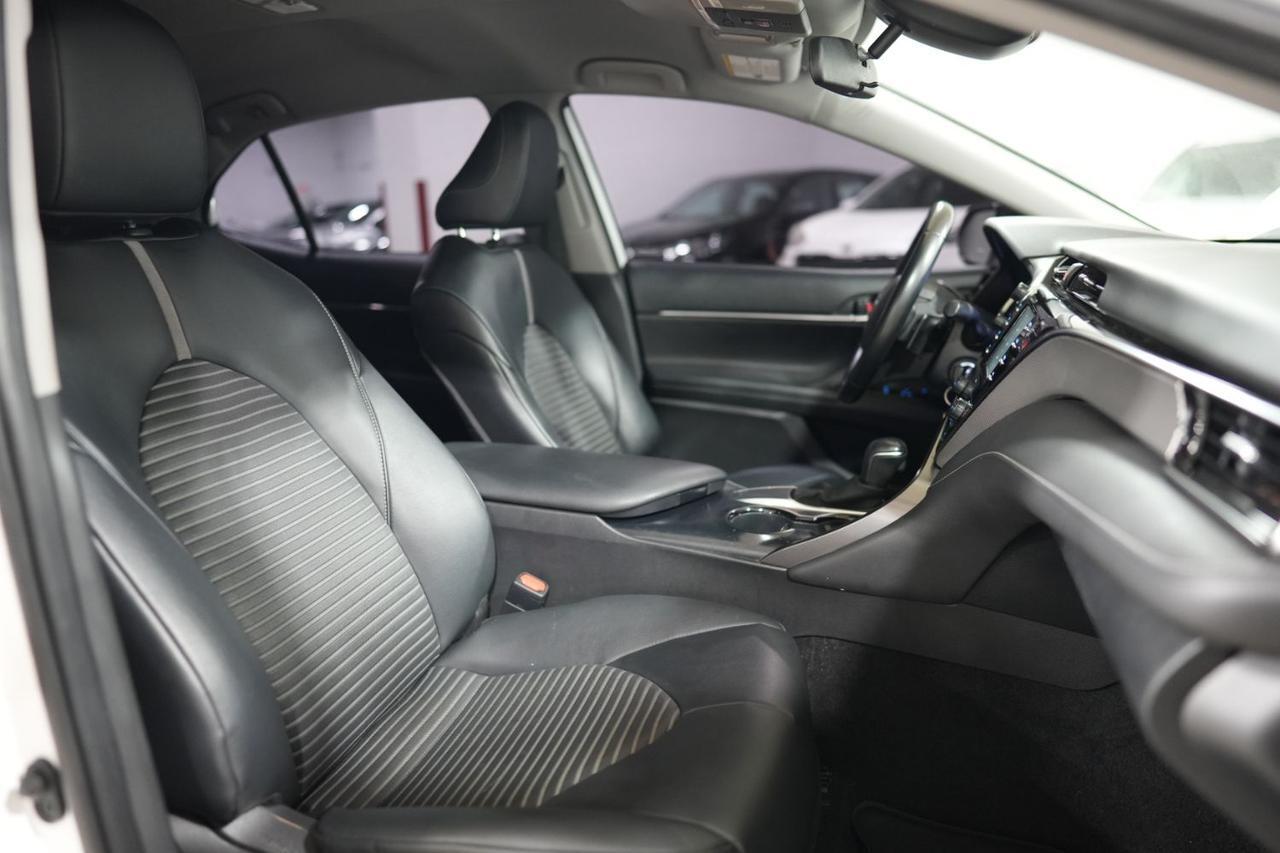 2020 Toyota Camry SE Nightshade - Photo 11
