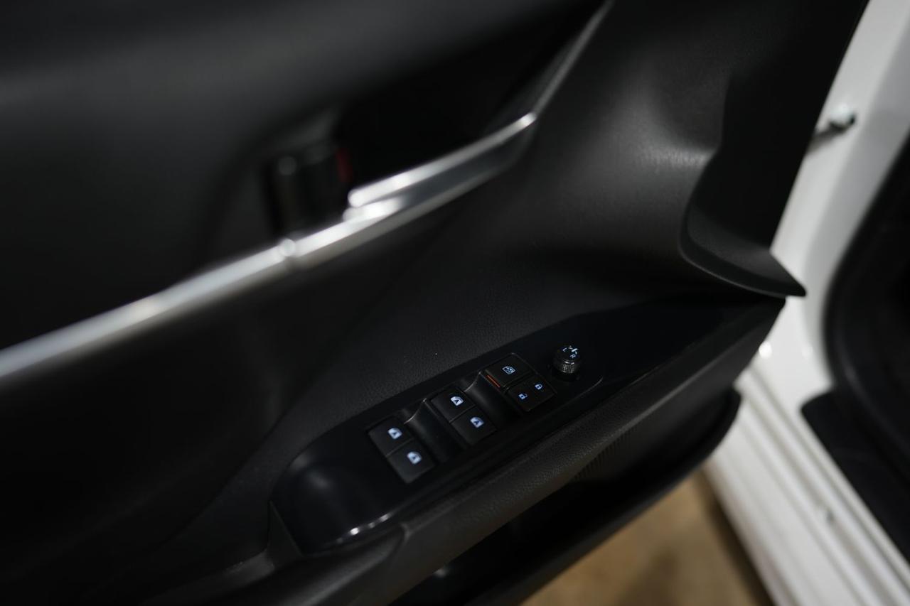 2020 Toyota Camry SE Nightshade - Photo 16