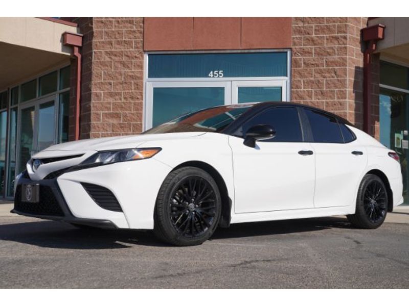 2020 Toyota Camry SE Nightshade