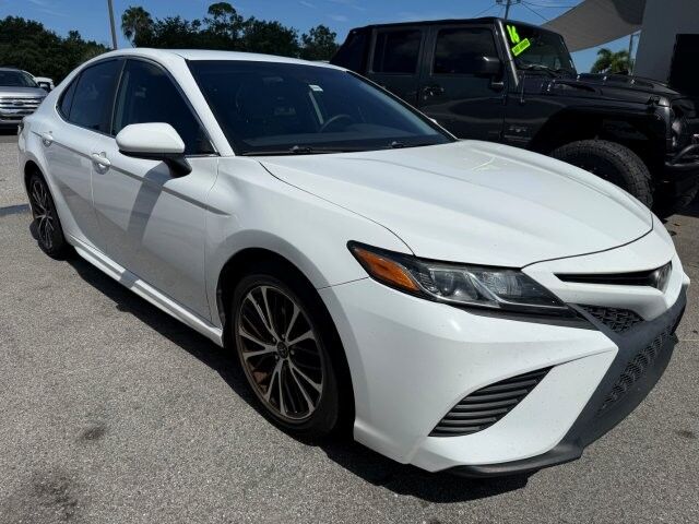 2020 Toyota Camry SE FWD