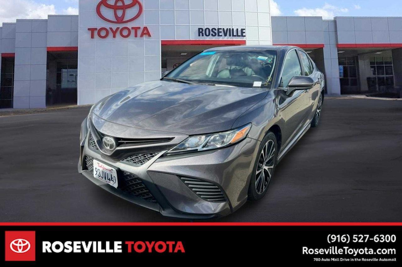 2020 Toyota Camry SE