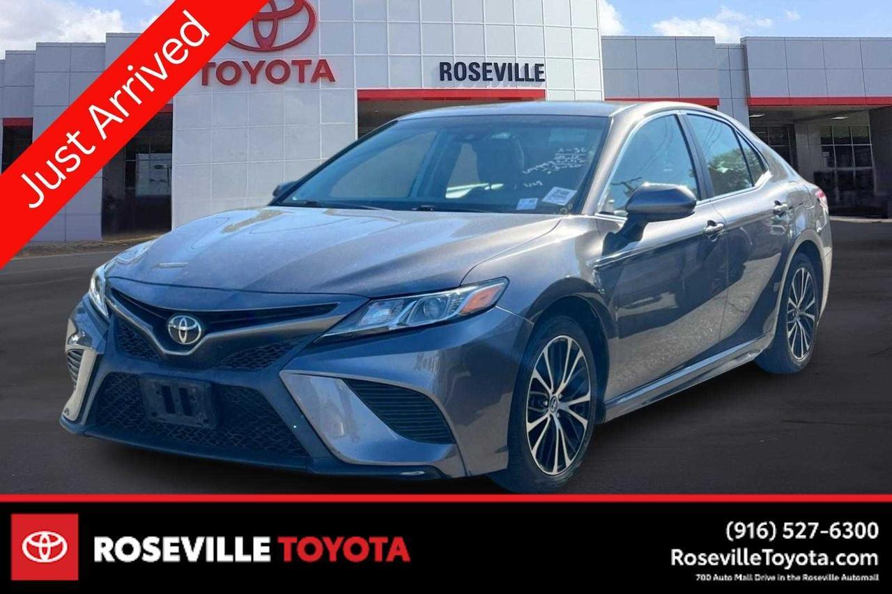 2020 Toyota Camry SE