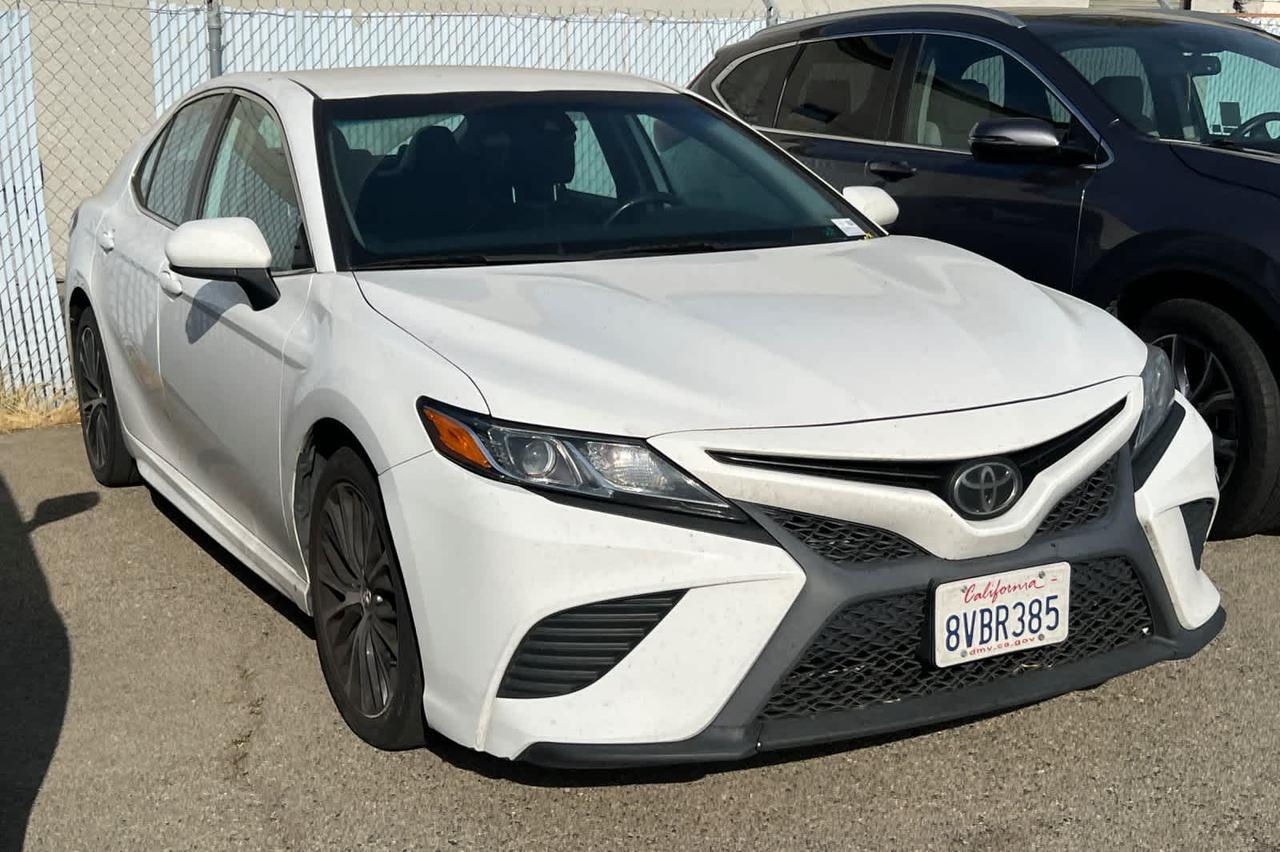 2020 Toyota Camry SE