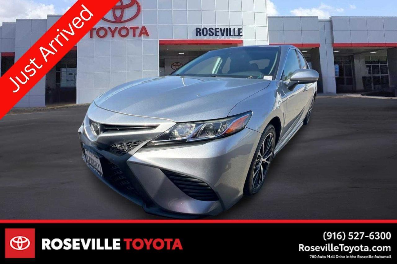 2020 Toyota Camry SE