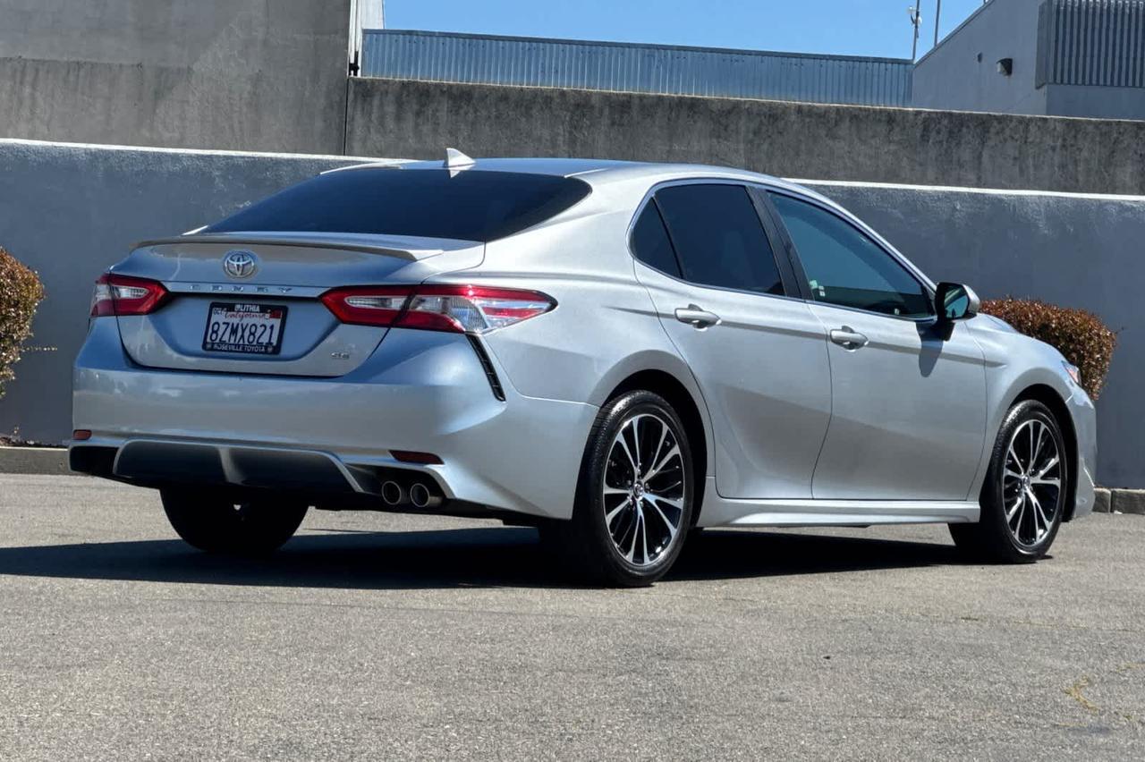 2020 Toyota Camry SE