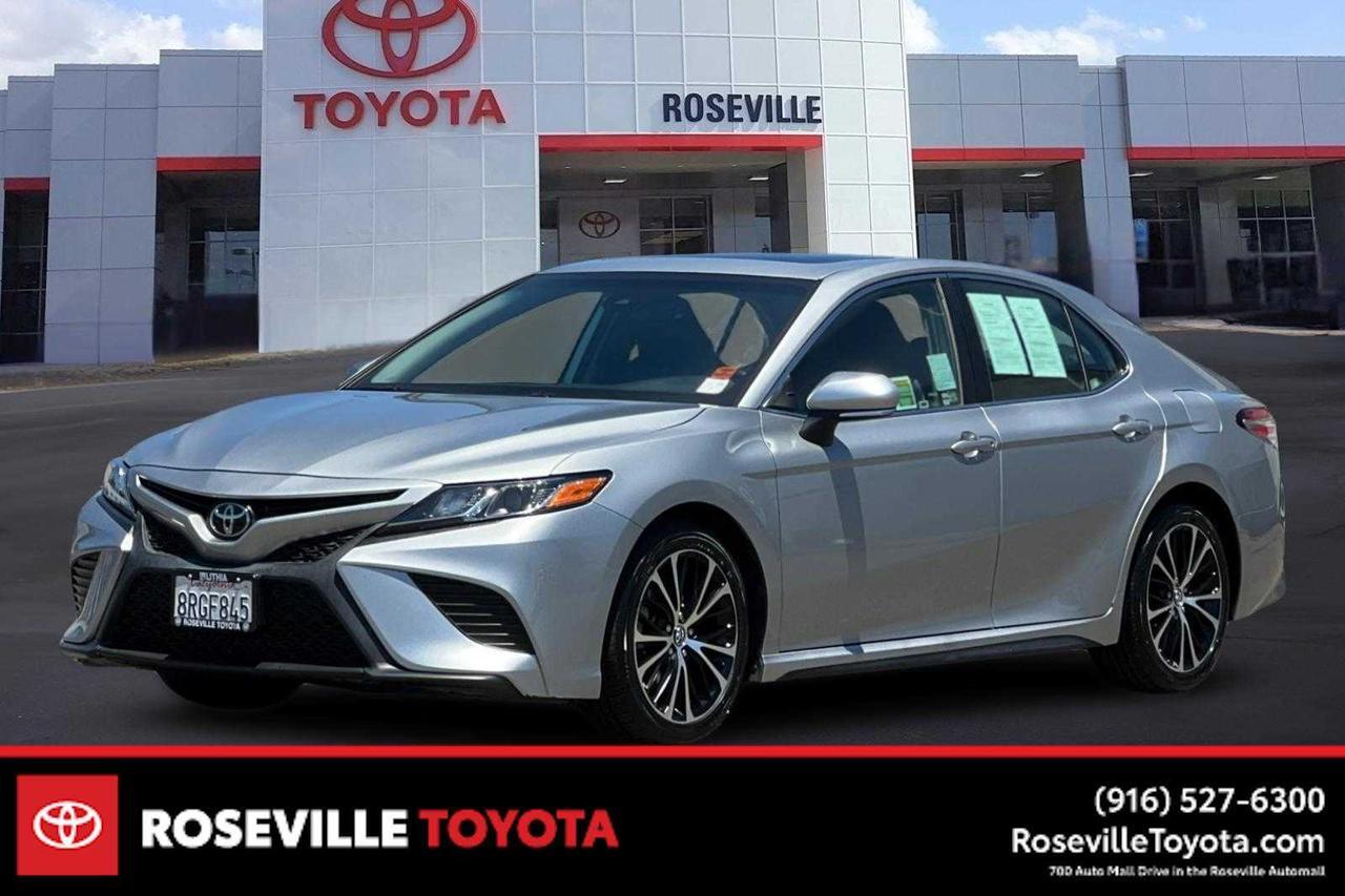 2020 Toyota Camry SE