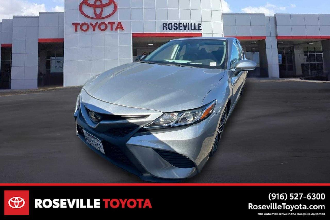 2020 Toyota Camry SE
