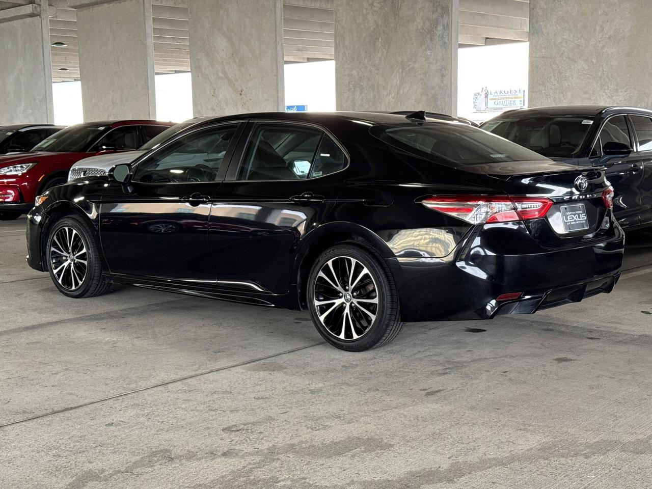 2020 Toyota Camry SE