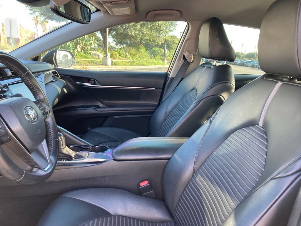 2020 Toyota Camry SE