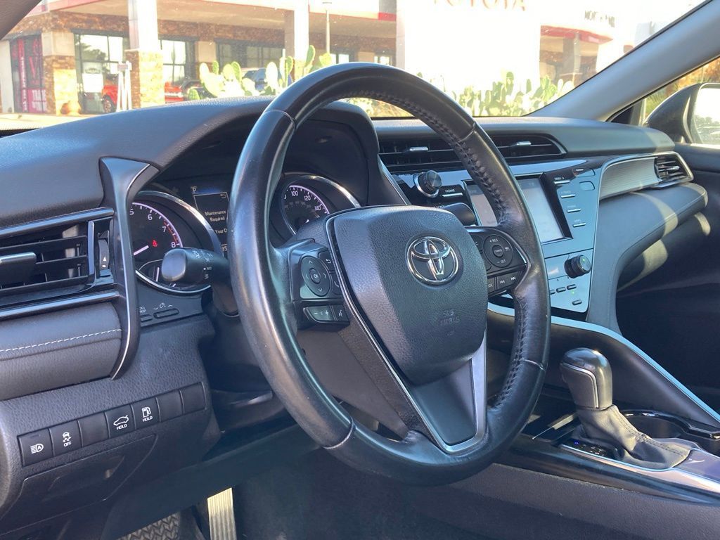 2020 Toyota Camry SE