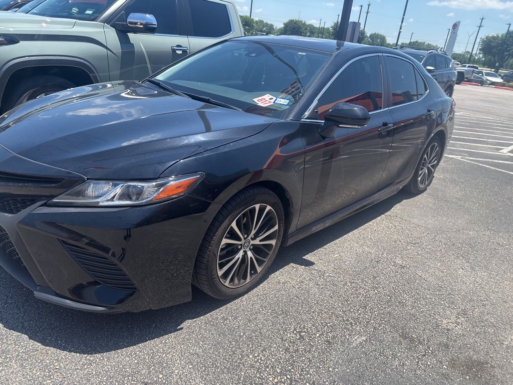 2020 Toyota Camry SE