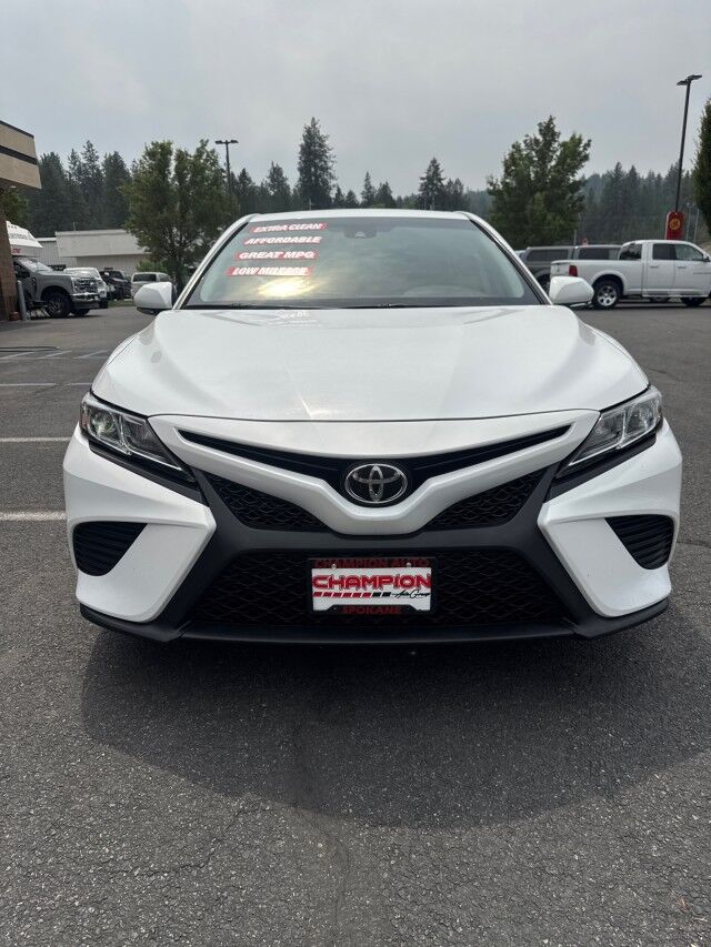 2020 Toyota Camry SE