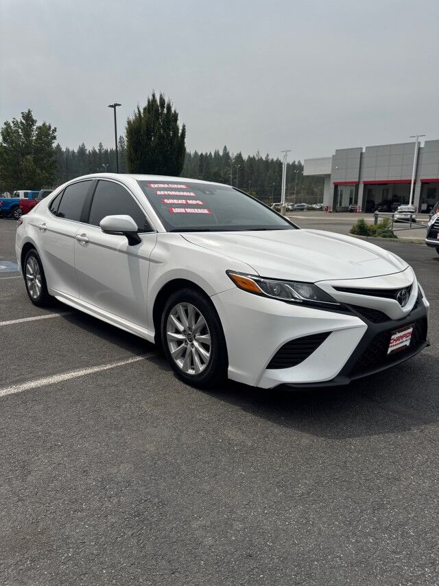 2020 Toyota Camry SE