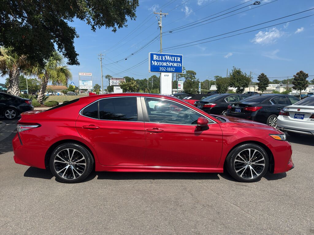 2020 Toyota Camry SE