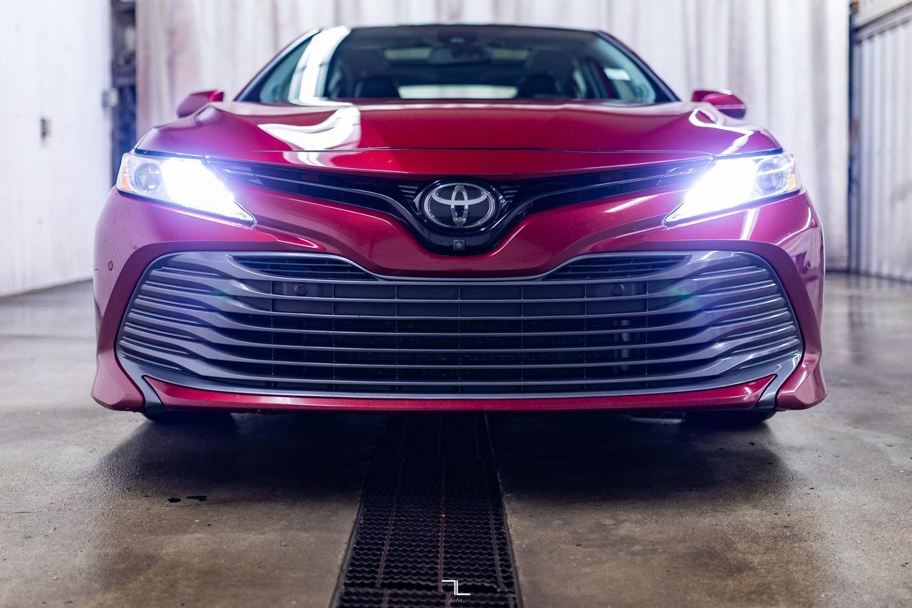 2020 Toyota Camry XLE Leather Roof Nav BCam Red Deer AB