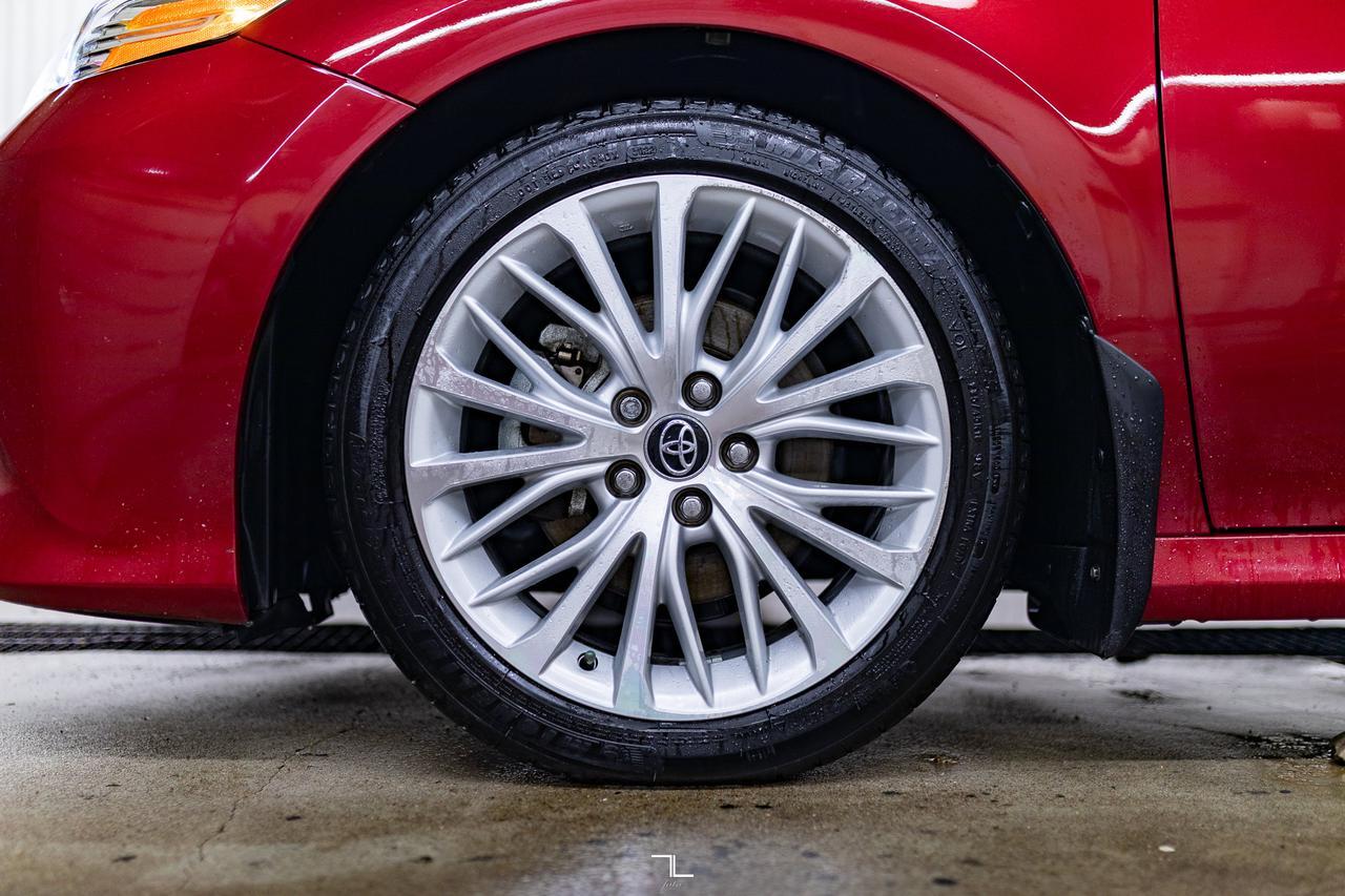 2020 Toyota Camry XLE Leather Roof Nav BCam Red Deer AB