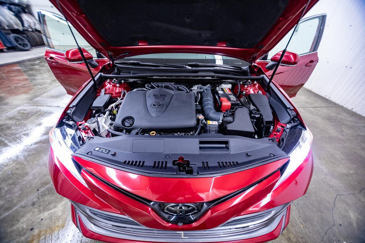 2020 Toyota Camry XLE Leather Roof Nav BCam Red Deer AB