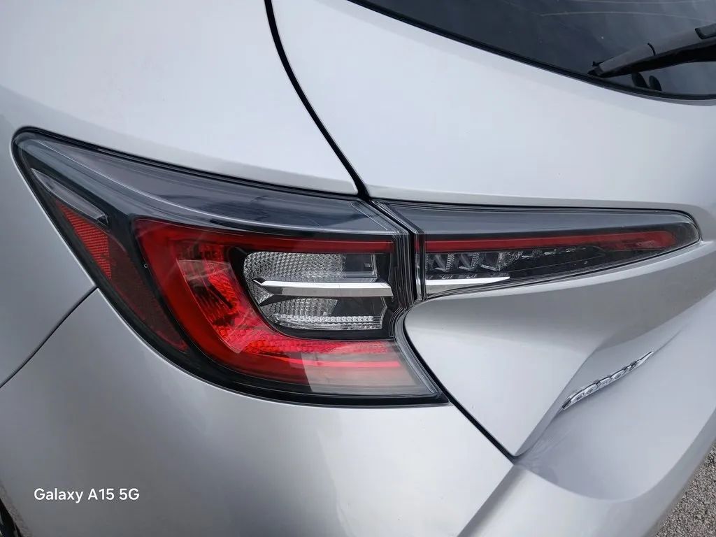2020 Toyota Corolla Hatchback XSE - Photo 11