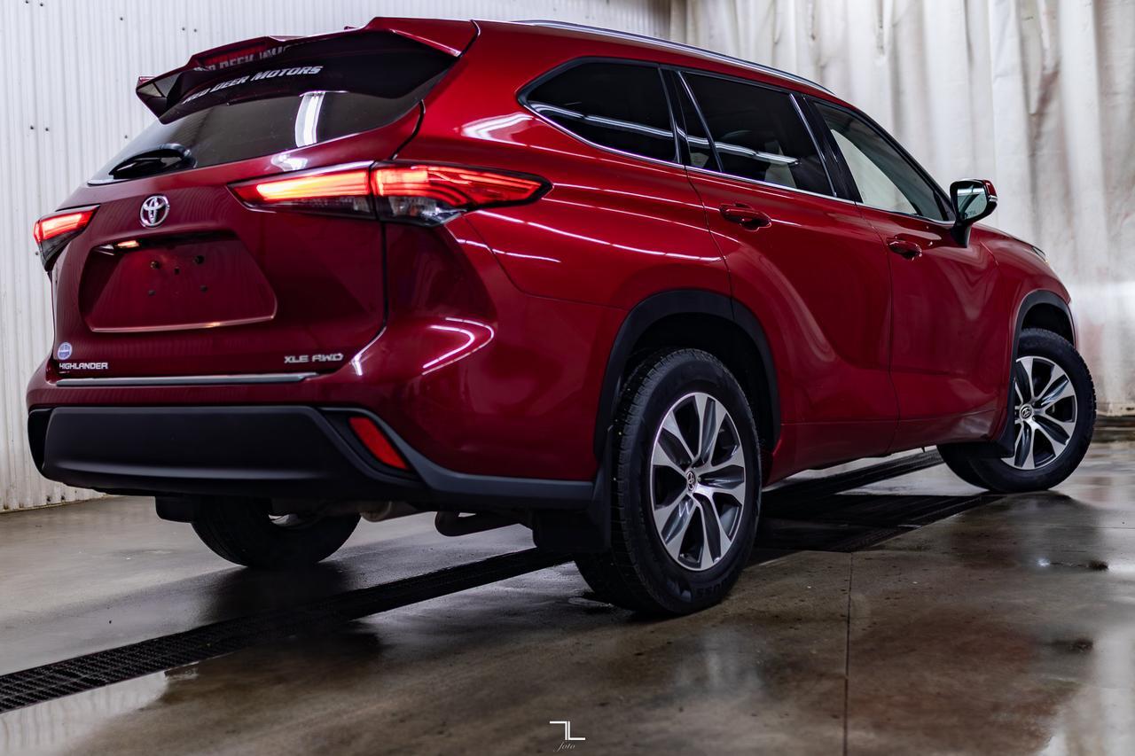2020 Toyota Highlander AWD XLE Leather Roof BCam Red Deer AB