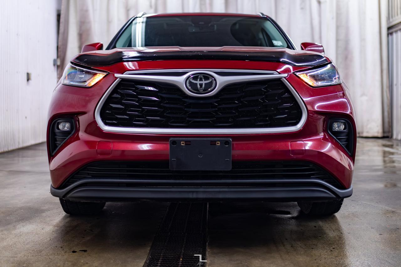 2020 Toyota Highlander AWD XLE Leather Roof BCam Red Deer AB