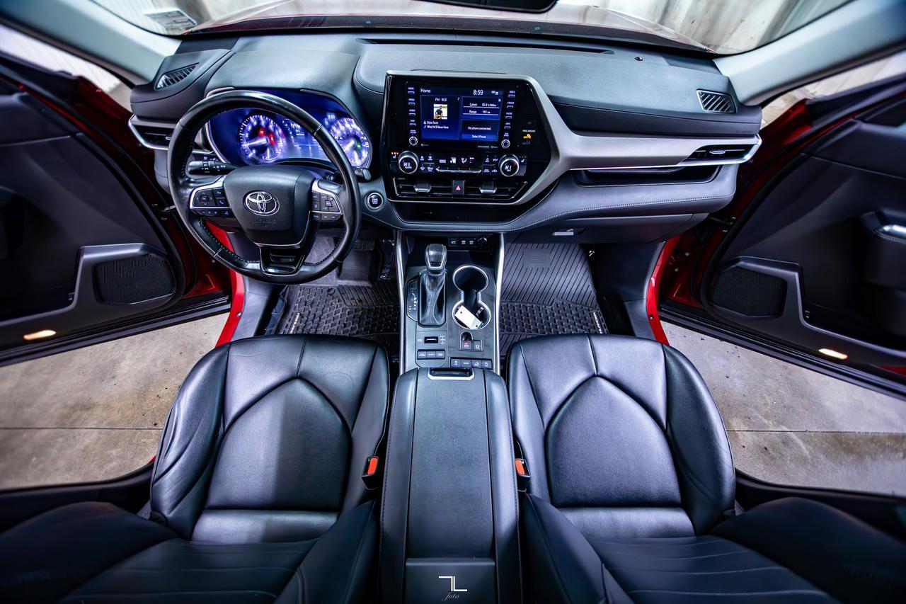 2020 Toyota Highlander AWD XLE Leather Roof BCam Red Deer AB