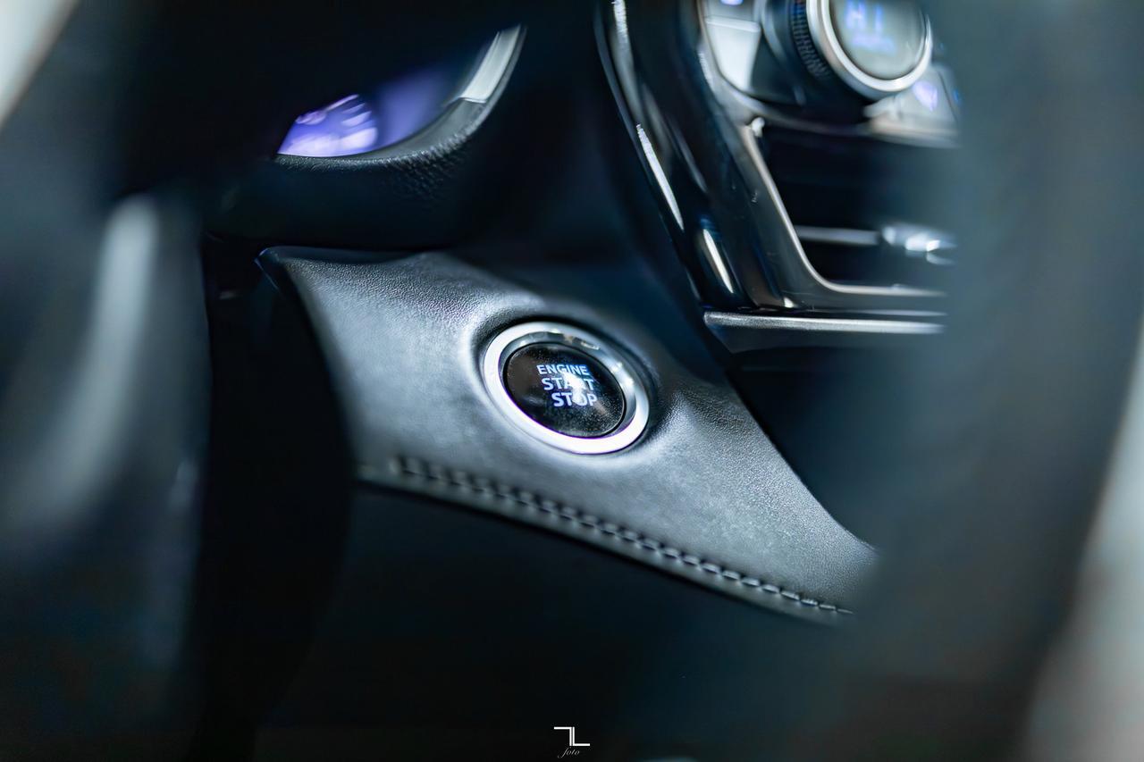 2020 Toyota Highlander AWD XLE Leather Roof BCam Red Deer AB