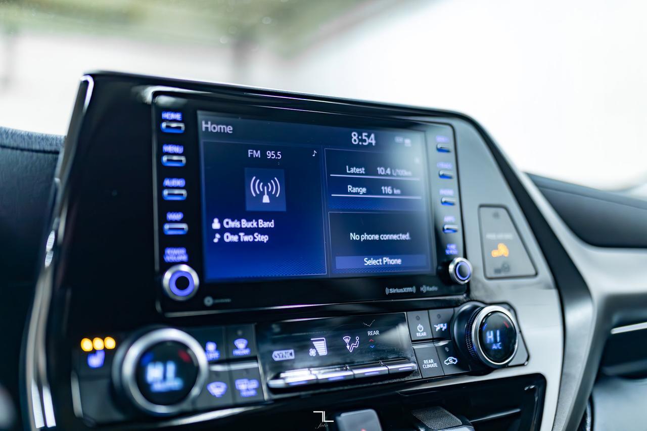 2020 Toyota Highlander AWD XLE Leather Roof BCam Red Deer AB