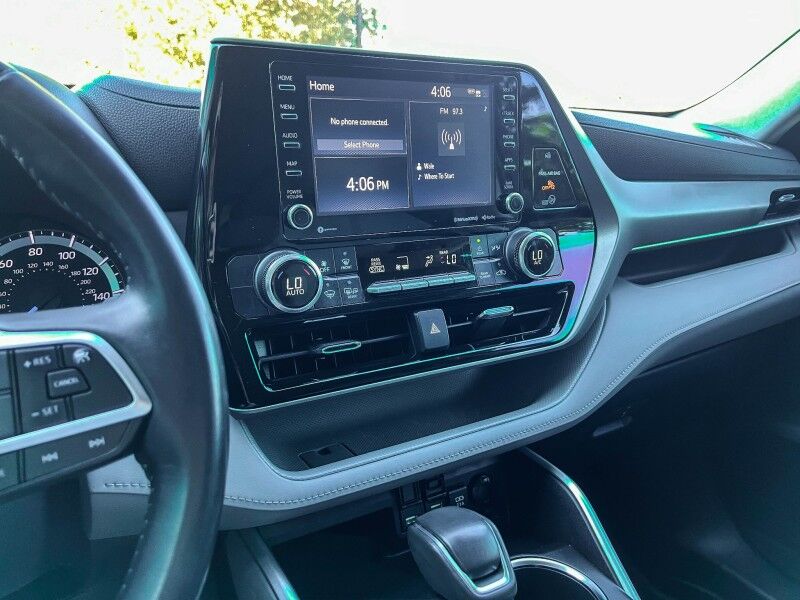 2020 Toyota Highlander Hybrid LE Wilmington NC