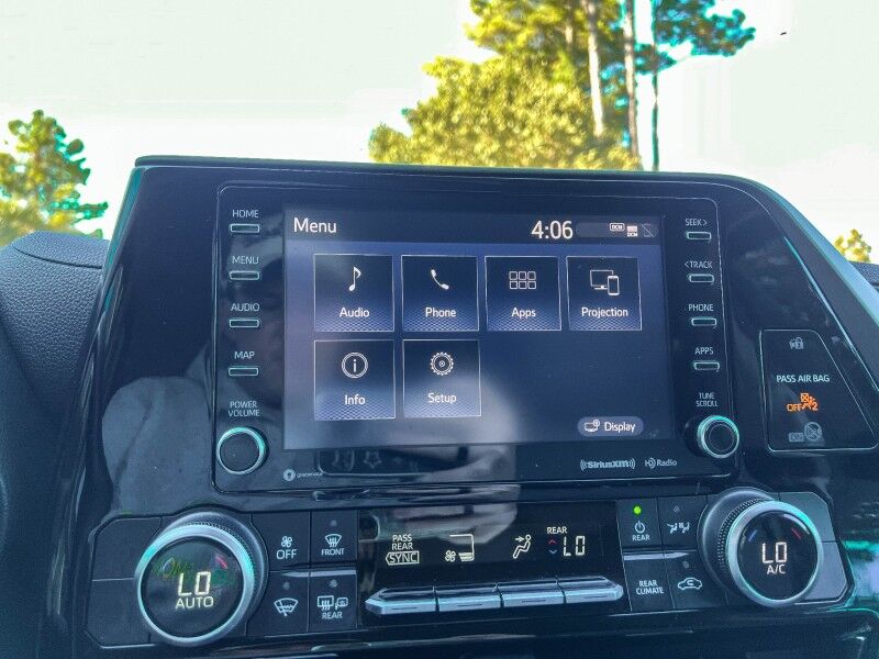 2020 Toyota Highlander Hybrid LE Wilmington NC