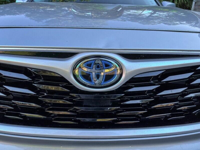 2020 Toyota Highlander Hybrid LE Wilmington NC