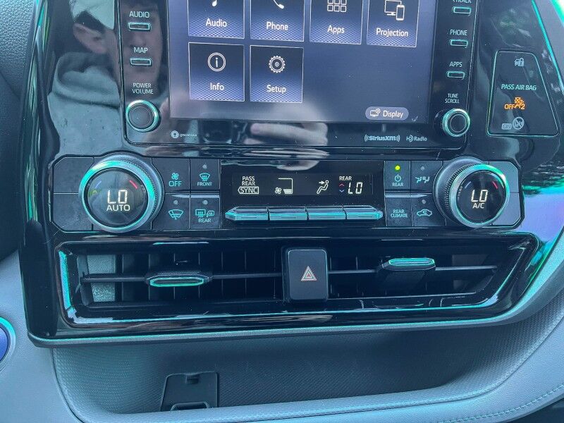 2020 Toyota Highlander Hybrid LE Wilmington NC