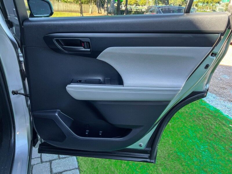 2020 Toyota Highlander Hybrid LE Wilmington NC