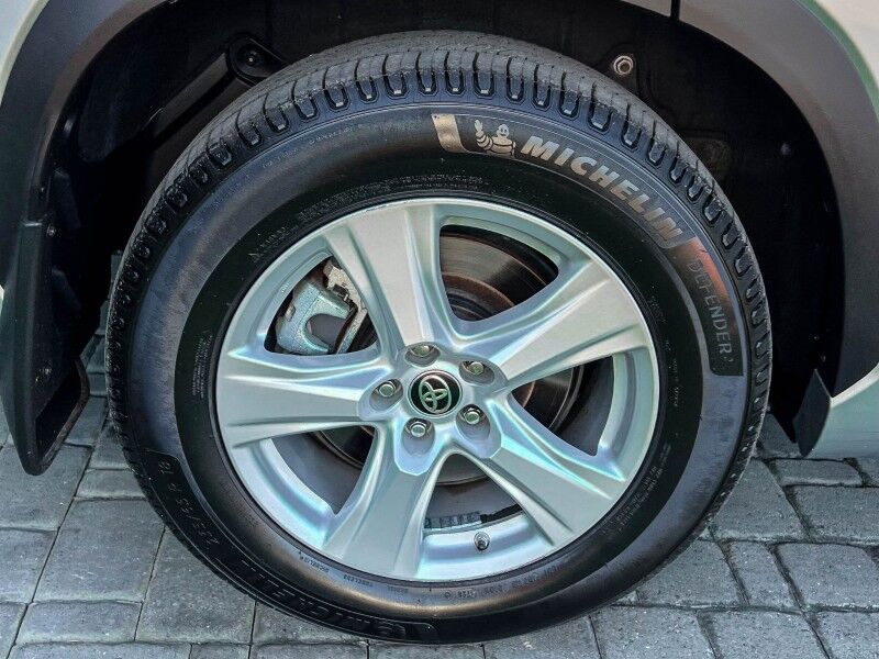 2020 Toyota Highlander Hybrid LE Wilmington NC