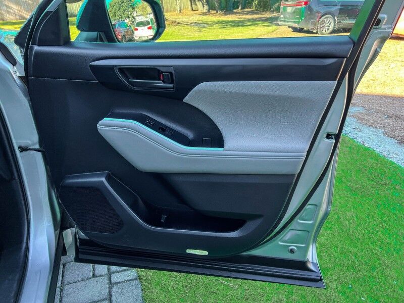 2020 Toyota Highlander Hybrid LE Wilmington NC