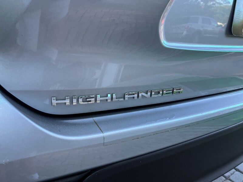 2020 Toyota Highlander Hybrid LE Wilmington NC