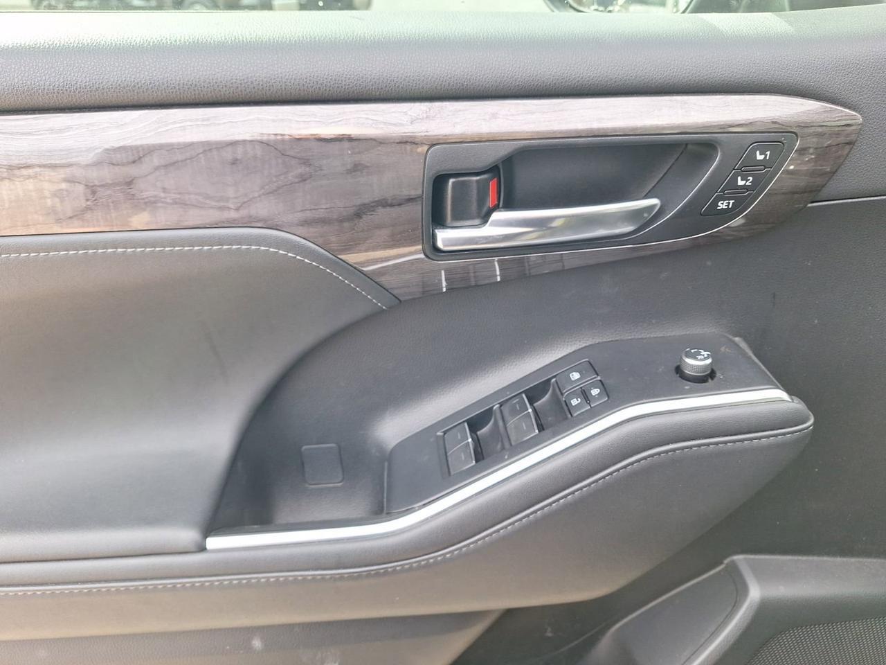 2020 Toyota Highlander Hybrid Limited Hurst TX