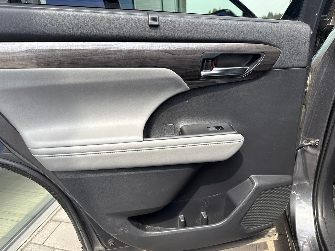 2020 Toyota Highlander Hybrid Platinum Bend OR
