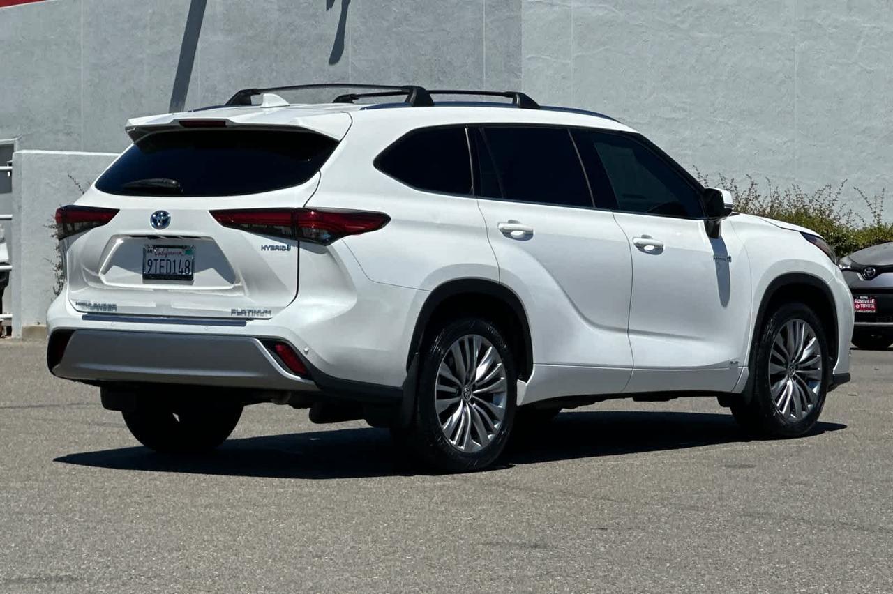 2020 Toyota Highlander Hybrid Platinum