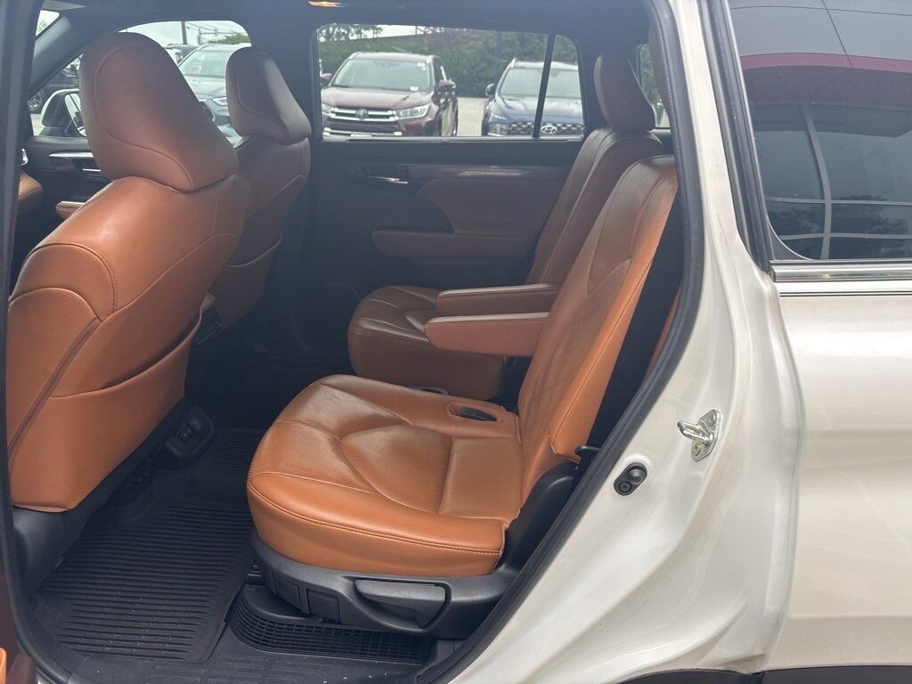 2020 Toyota Highlander Hybrid Platinum